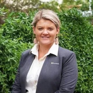 Naomi Worland - Real Estate Agent