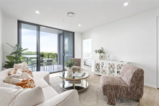 Near-New Ground Floor Apartment in Hope Island Resort - FIRB Approved