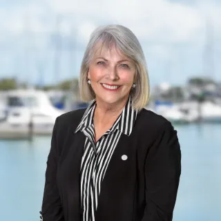Debbie Lodwick - Real Estate Agent
