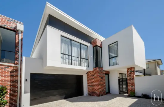 UNDER OFFER!