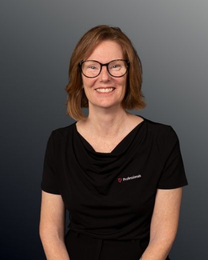 Pauline  Bradley - Real Estate Agent at Professionals Townsville