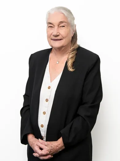 Patty Sinnamon - Real Estate Agent at Professionals Newlands Real Estate