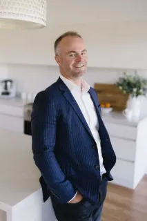 Jonathan Graham - Real Estate Agent