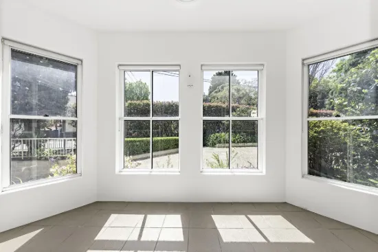 BEAUTIFULLY RENOVATED, MODERN THROUGHOUT