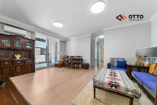 Private Corner Apartment with Wraparound Entertainer's Balcony