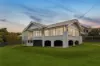 GRAND QUEENSLANDER ON 926SQM IN ELEVATED POSITION