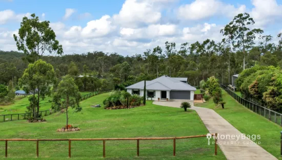 Room to Grow: Stylish Family Living on 5,570m² with Shed