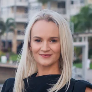 Nichole Kinnish - Real Estate Agent