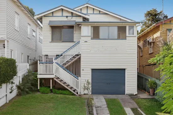 Unbeatable location in the heart of Hawthorne - First Time To Market