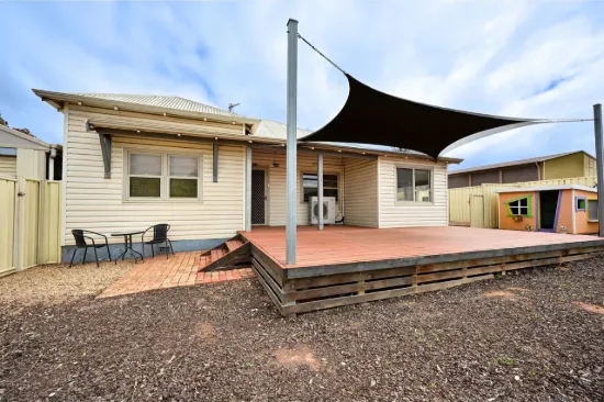 LOW MAINTENANCE LIVING LOCATED NEAR SHOPS