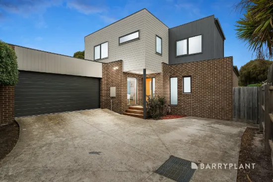 Stand alone townhouse, beach side no body corpoarte