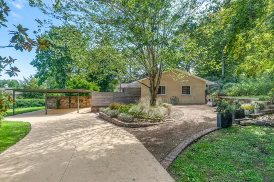 A Private retreat with flexible living and an enchanting garden