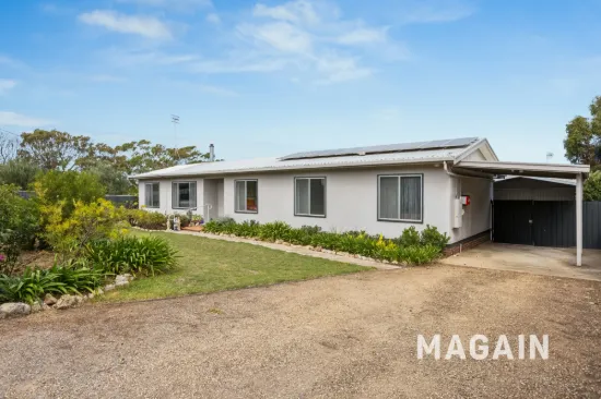 Coastal Charm Just Steps from the Heart of Port Elliot