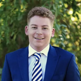 Oliver Menkens - Real Estate Agent