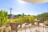 Light Filled Apartment in a Quiet and Convenient Setting