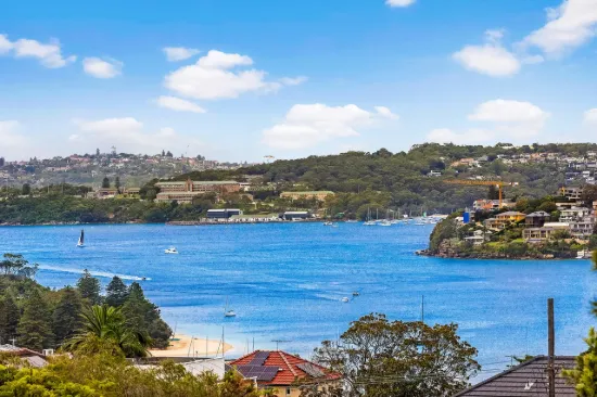 Prestigious Over 55s Living with Sweeping Harbour & City Views