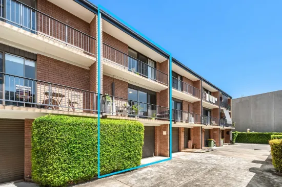 Coastal Convenience in a Boutique Merewether Setting