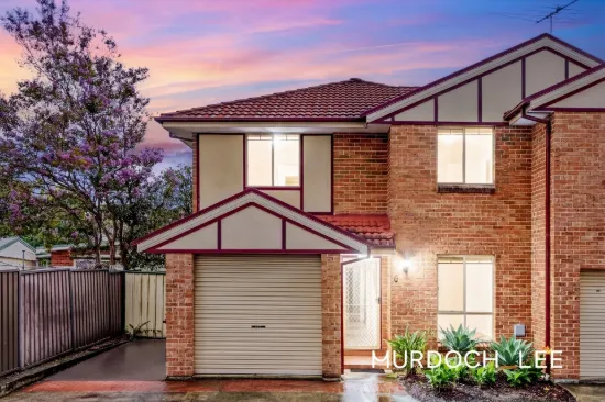 Peaceful & Light-Filled Townhouse with Private Backyard