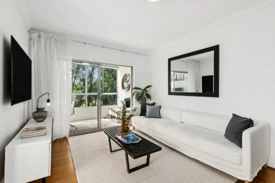 Oversized turnkey retreat of incredible convenience