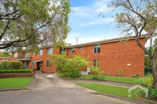 Spacious Two Bedroom Unit with Modern Finishes