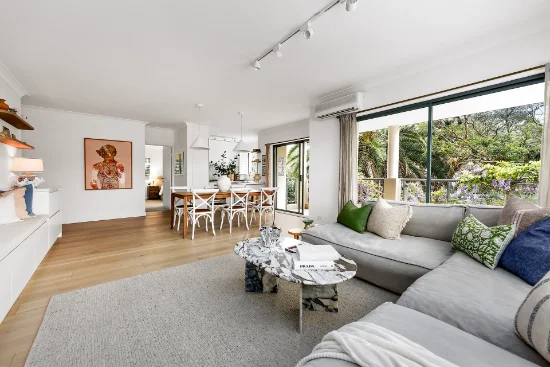 Bohemian Rhapsody, A Semi-Like Coastal Sanctuary With A Double-Lock Up Garage
