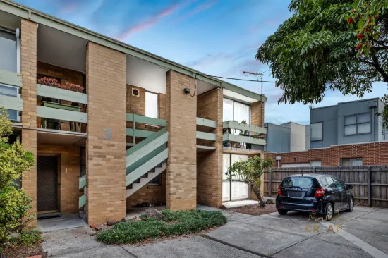 CHARMING FIRST-FLOOR APARTMENT IN THE HEART OF ALBION