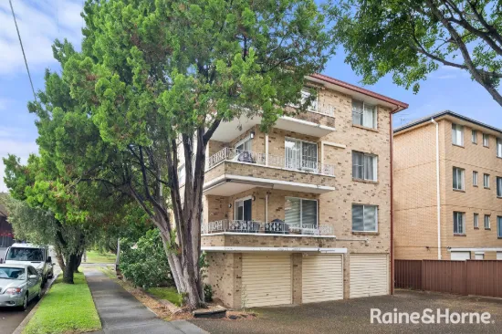 Boutique Retreat Opposite Tindale Reserve and Playground