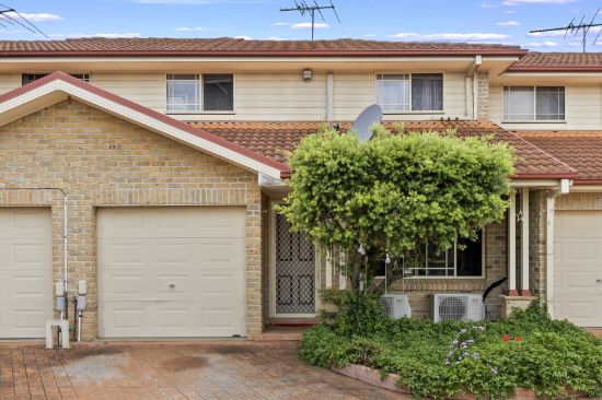 A hidden treasure nestled in the heart of Macquarie Fields ! Modern 2 Bedrooms Townhouse.