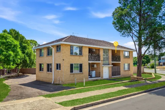 Updated Unit in a Prime, Ultra-Convenient Location