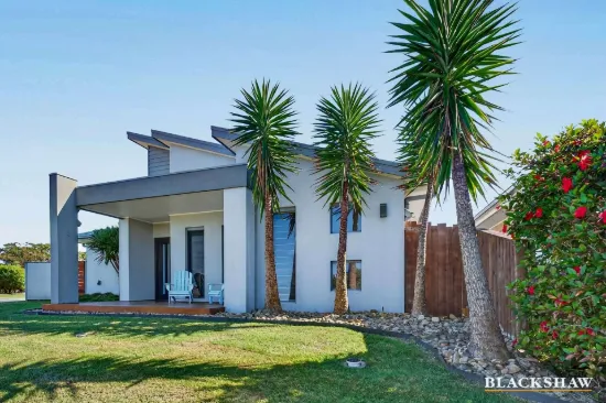 Entertain, Relax, Repeat – 500m to the Beach!