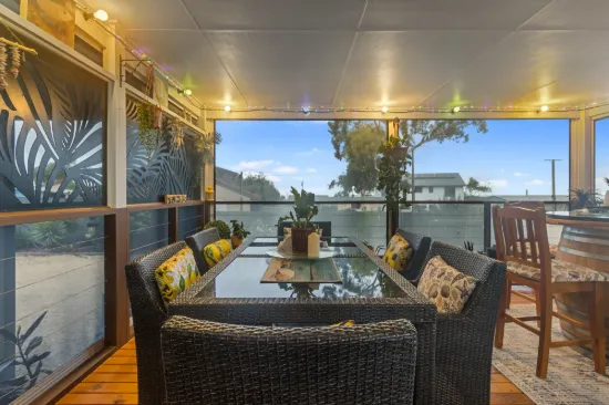 Ultimate walk in, Walk out Beach side entertainer