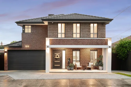 Contemporary Family Excellence in a Prized Coburg Pocket