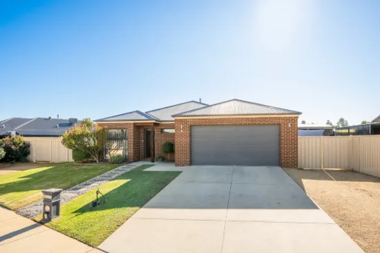 Large Block, Rear Access & Impressive Shed in Kialla Lakes