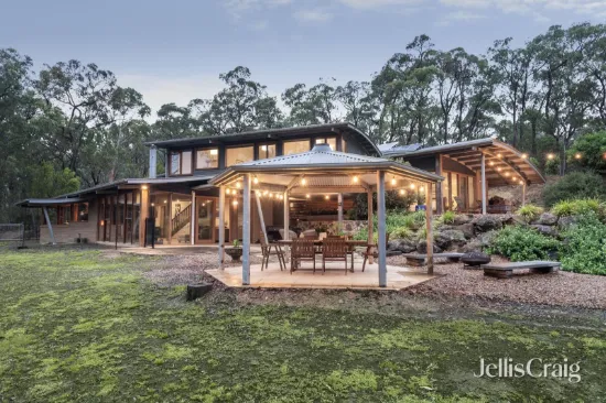 Sun-Filled Architectural Retreat with Ultimate Privacy and Flexibility