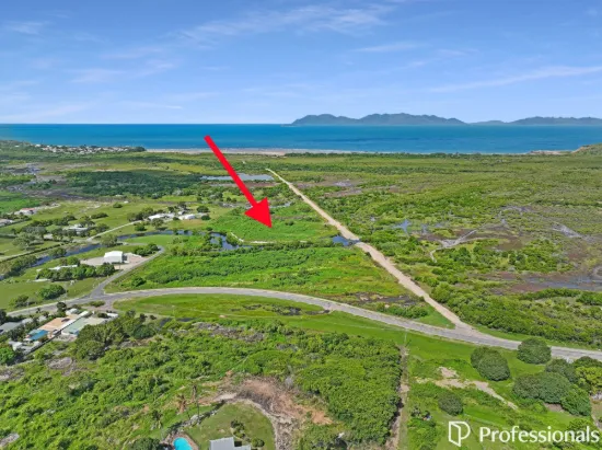 CENTRALLY LOCATED ACREAGE BETWEEN TOWN AND BEACH