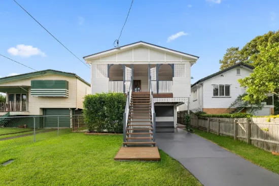 RENOVATED ENTRY LEVEL OPPORTUNITY IN KEY SHERWOOD LOCATION!