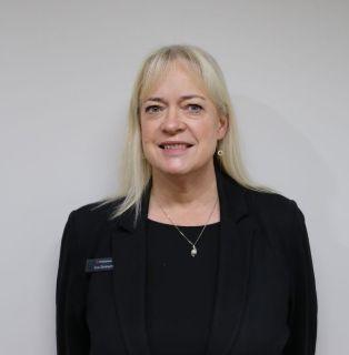 Lea Dowsett - Real Estate Agent