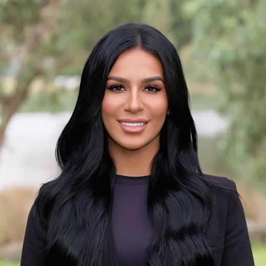 Kristen Arlavi - Real Estate Agent at Professionals - Taylors Lakes