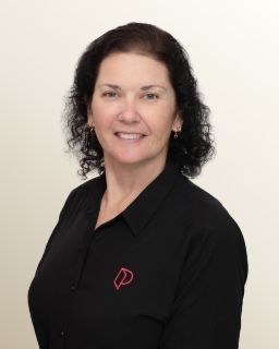 Nikki Tracy - Real Estate Agent