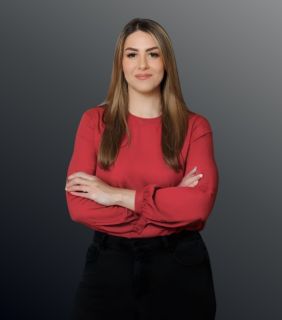 Lauren Teixeira - Real Estate Agent