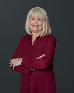 Vicki Hay - Real Estate Agent