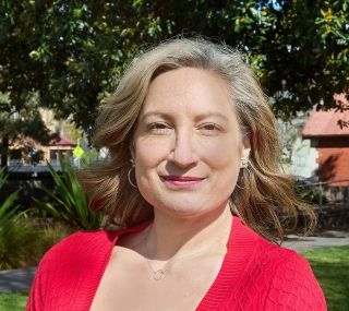 Ariana McCarron - Real Estate Agent