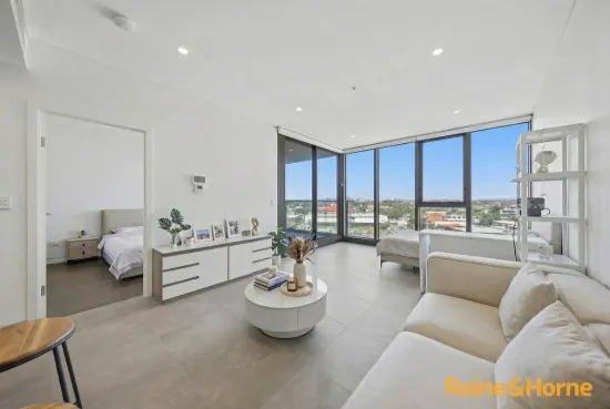 Luxurious and Spacious One-Bedroom Apartment at the Prime Location in Sydney Olympic Park