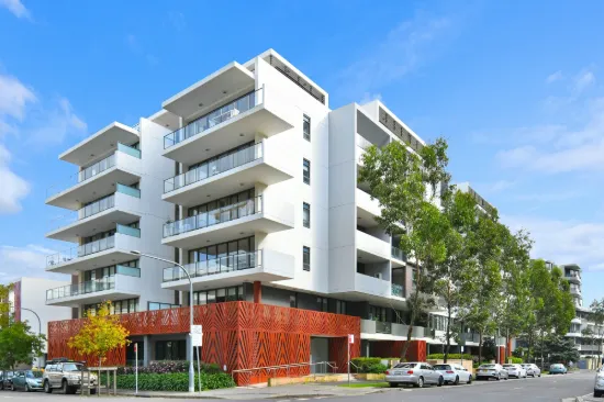Spacious 2 Bed + study Apt in Rhodes