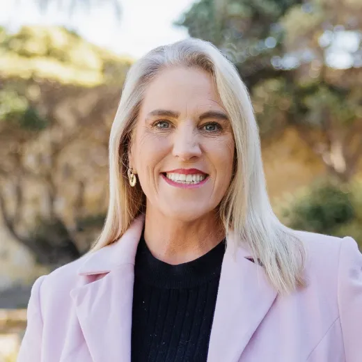 Janine Prinsloo - Real Estate Agent at Ray White Northern Coast