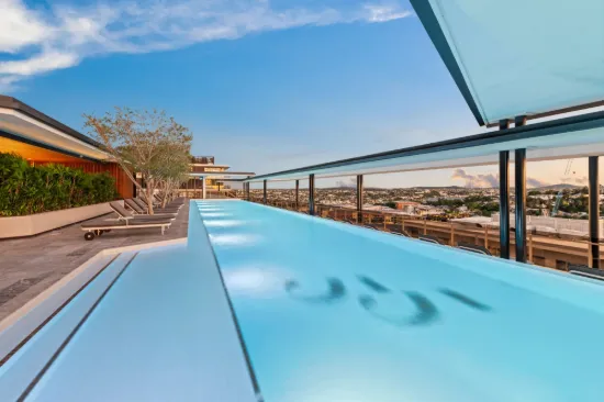 Prestige Property in Vibrant Location!
