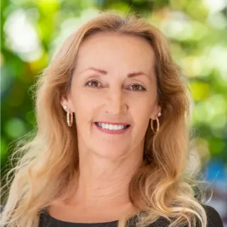 Linda Bailey - Real Estate Agent