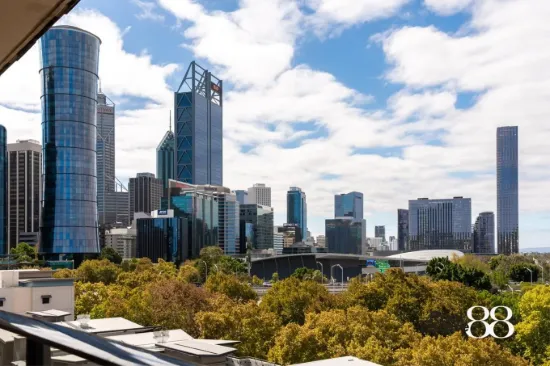 A Versatile Urban Retreat with Strong Income Options
