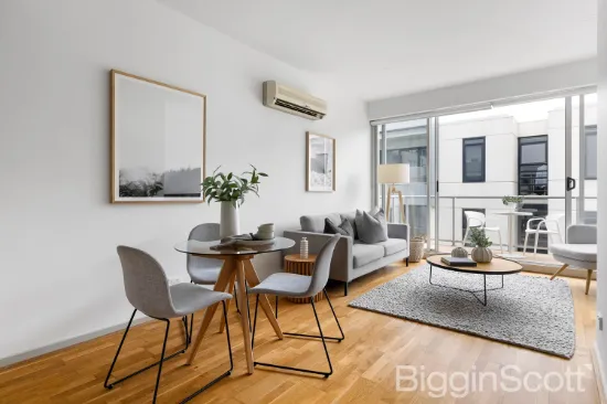 Top Floor Tranquillity in the Heart of Port Melbourne
