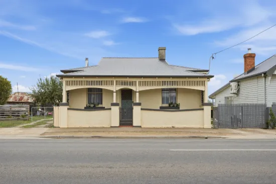 Charming Family Home in Cressy